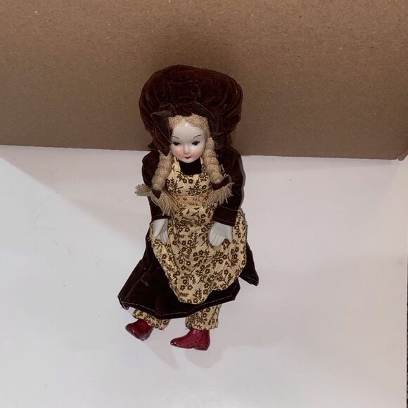 VTG,Russ Jessica Handmade Doll Ceramic Collectible with Brown Dress & Red Shoes - Picture 3 of 8